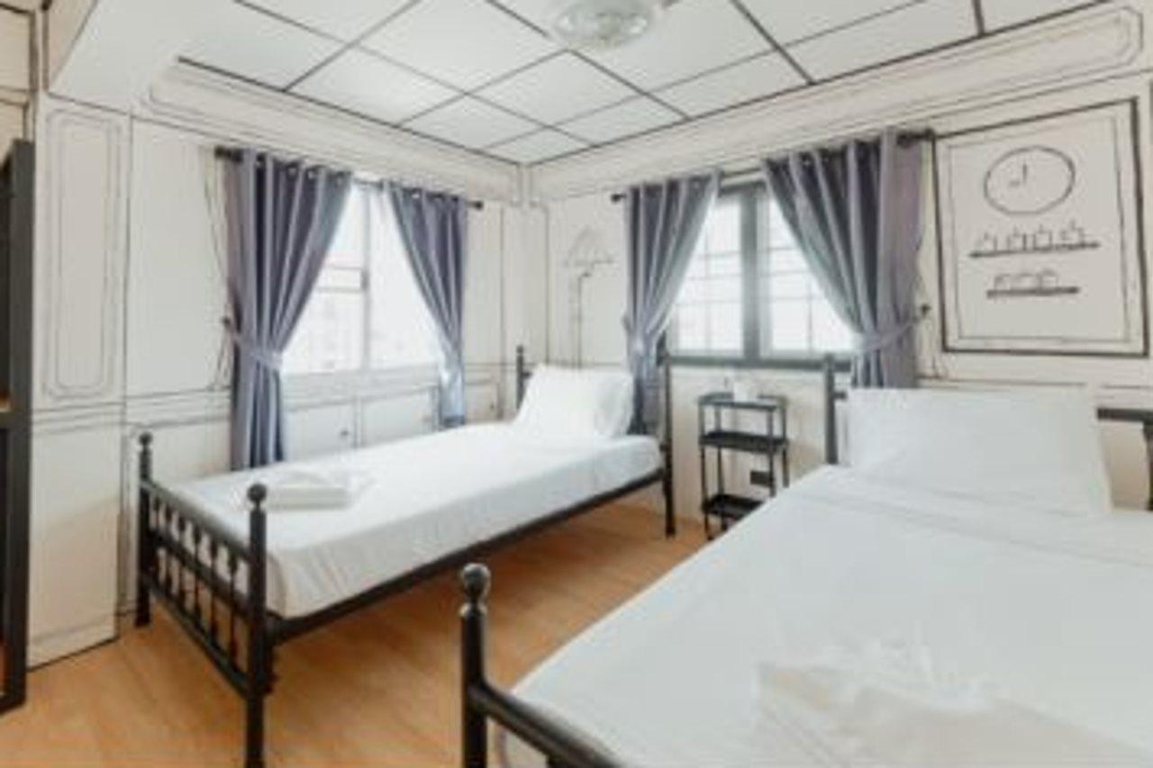 Roomquest Chiang Mai Tha Phae Extérieur photo
