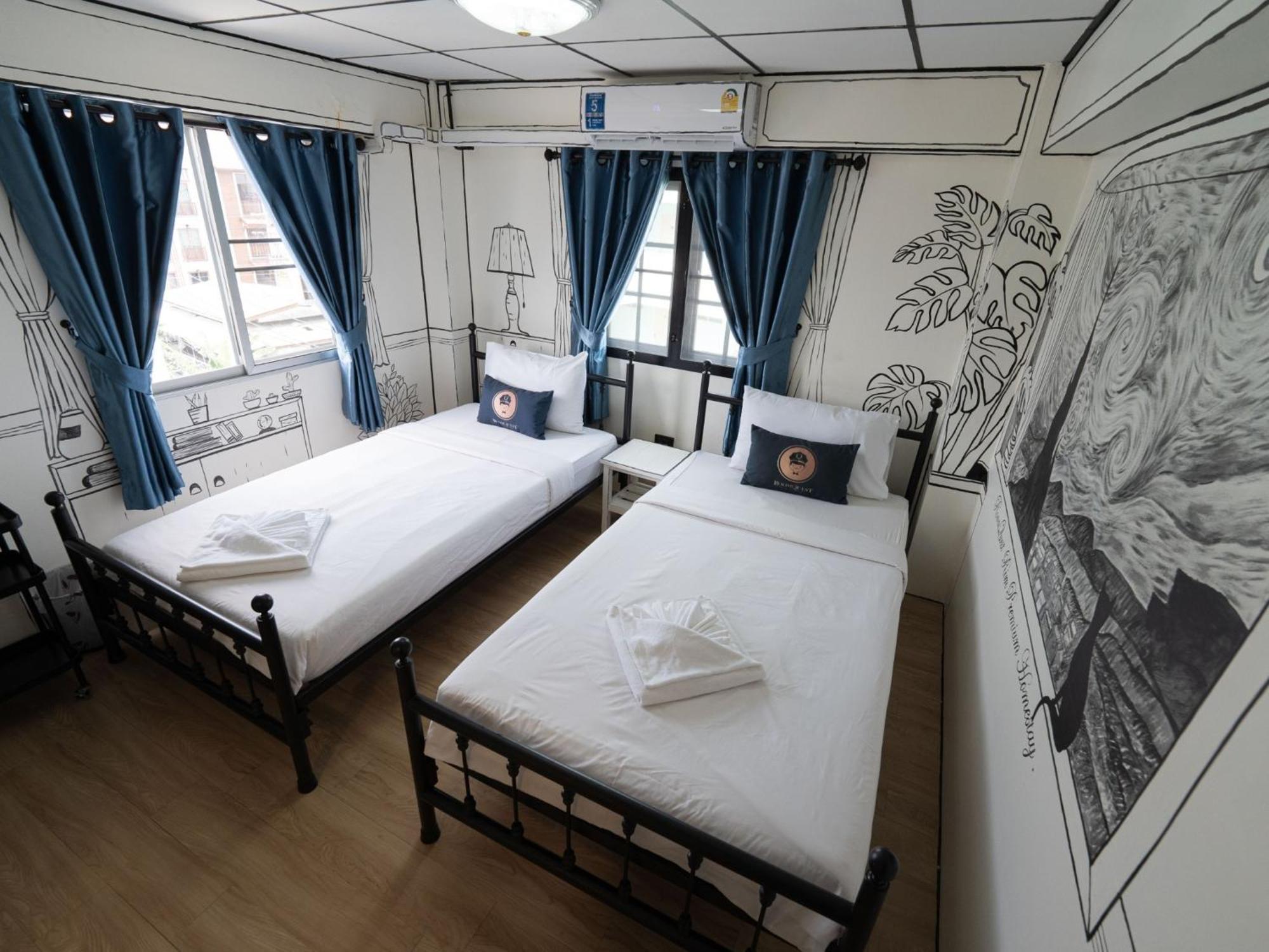 Roomquest Chiang Mai Tha Phae Extérieur photo